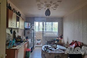 АДРЕС предлага за продажба Двустаен апартамент в кв. Хале на нисък етаж.