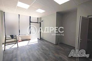 ОФИС под наем в центъра