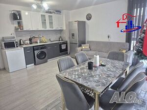 Тристаен тухлен апартамент, в кв. Б. Българанов 1