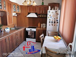 Тристаен основно ремонтиран апартамент кв. Добруджански