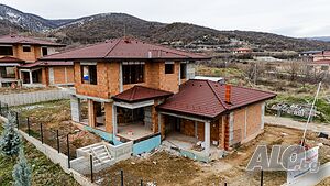 Самостоятелна къща в Марково