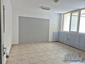 Помещение, Център, 18 кв.м., партер Магазин Офис Друго 18 кв.м Партер | Магазини, Офиси, Кабинети, Салони | Център Русе