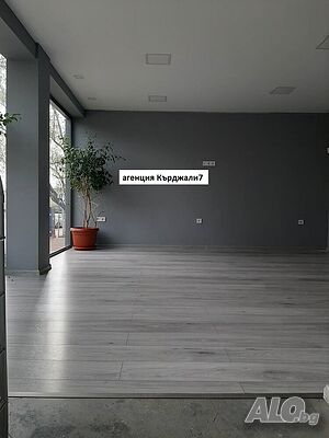 Продава се търговско помещение
