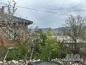 Продава се парцел