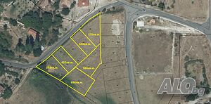 Продават се 6 парцела