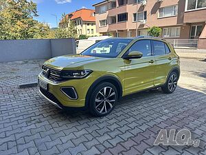 Продава се VW T-Cross R Line