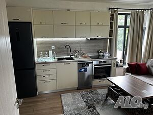 Продава се двуетажна къща