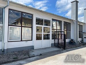Дава се под наем промишлено помещение