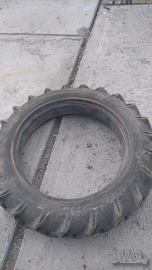 Продавам тракторна гума 9.5-32