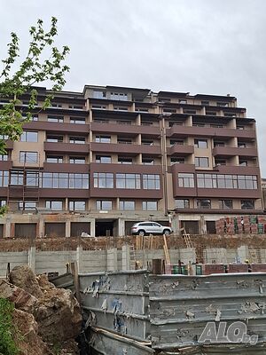 Продавам гараж зад Бюро по труда