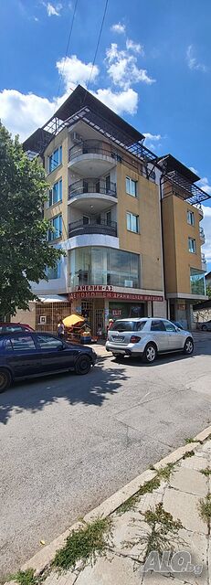 Тристаен апартамент под наем в кв. Орландовци