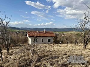 Продава се къща в с. Ялботина, общ. Драгоман