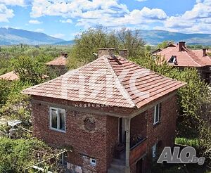 Двуетажна къща в село Николичевци - 5 мин от гр. Кюстендил
