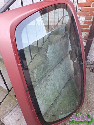 Задно стъкло на Citroen Xsara Picasso на части