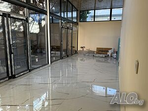 Помещение на главен булевард в центъра на град Варна