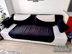 Двуместен разтегателен диван