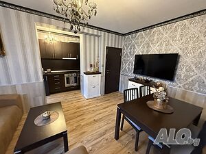 Луксозен двустаен апартамент в Поларис Инн