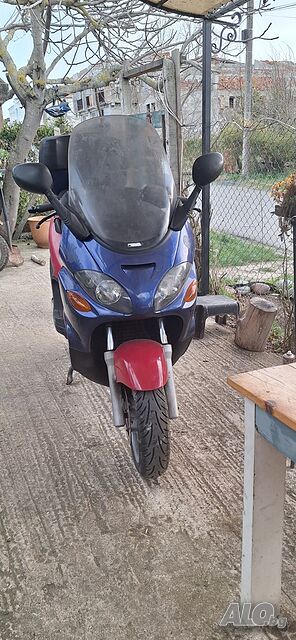 Мотопед Piaggio X9