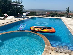 Вилла с бассейн и морска гледка в Кошарица