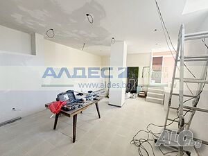 Дава под Наем ФРИЗЬОРСКИ/КОЗМЕТИЧЕН салон в Драгалевци