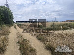Продава УПИ с лице около 53 м към предвиден за изграждане път с излаз на Бошулско шосе