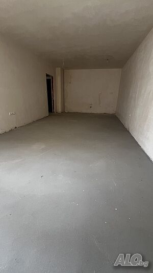 Тристаен апартамент