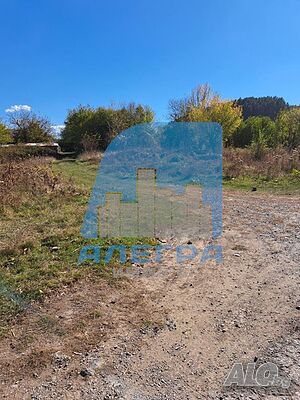 Продажба на УПИ 811 кв. м