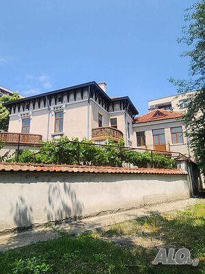Атрактивен имот в центъра на Пазарджик
