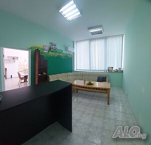Офиси в близост до Общината