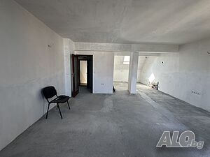 Тристаен апартамент в широкия център на Пазарджик