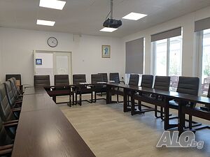 Модернизирана сграда с двор в Мокрище