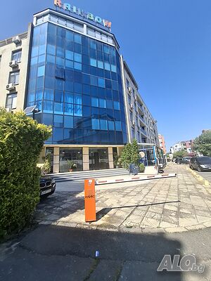 Модерен тристаен с паркомясто и тераса в Слънчев бряг