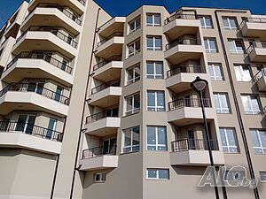 Продажба на двустаен апартамент от собственик в сграда ”Хармония”