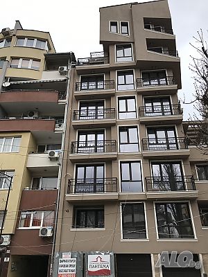 Нощувки в студио ”Лъки” срещу Панаира