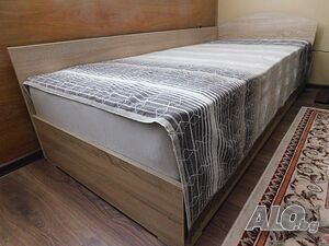 Квартира/стая+кухня за жена