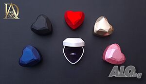 Луксозна Кутийка ’Сърце’ за Пръстен - Колие - Обеци с LED светлина