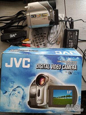 Видеокамера JVC GR-D73e