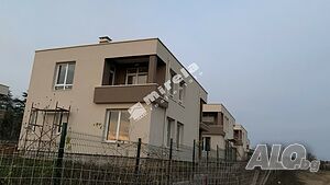 Къщи в затворен комплекс в м-т Боровец - Юг, в красиво място с гледка към море и планина