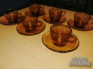 Продавам нов френски сервиз за кафе дуралекс