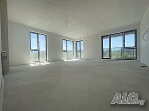 Четиристаен апартамент с южно изложение до Гребна база