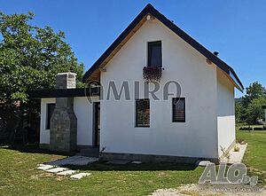 Къща край море и планина Двуетажна къща 77 кв.м РЗП 550 кв.м двор | Къщи, Вили | Приселци