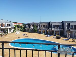 Тристаен апартамент с гледка към басейна в Nesebar View, Кошарица