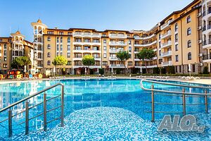 Двустаен апартамент с двор под наем в Royal Sun, Слънчев бряг | 50 кв. м