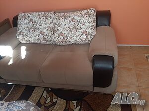 Разтегателен двуместен диван