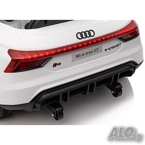 Акумулаторен джип Audi RS E-Tron GT 4X4 Licensed с меки гуми и кожена седалка 12V | Играчки | Варна