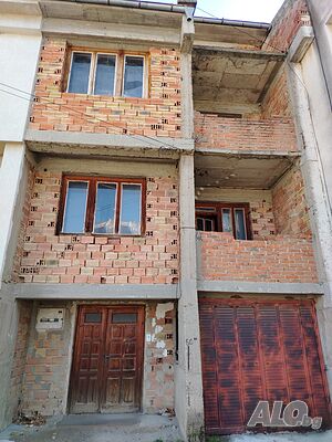 Продажба на жилищна сграда. Многостаен апартамент 316 кв.м Тухла 1996 г. Непоследен | Апартаменти | Дружба Сливен