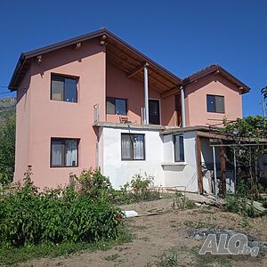 Продажба на къща във вилна зона.