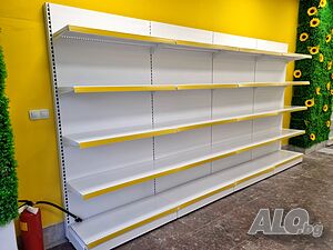 Стелажи за магазин / Крайстенни стелажи с плътен или перфогръб