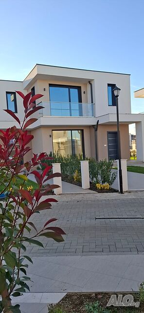 Дългосрочен наем на нова двуетажна къща в Сарафово, Victoria Residence East Avenue
