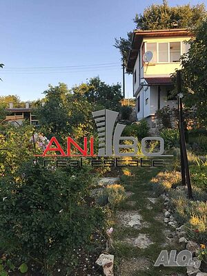 Двуетажна къща за продажба в с. Генерал Кантарджиево.